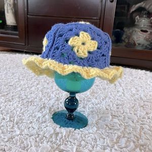 Crocheted granny square baby/toddler hat